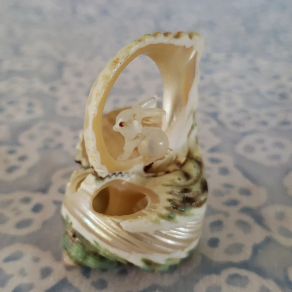Carved Seashell with Rabbit - Picture 9 of 15